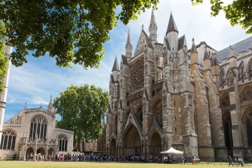 London Tour with Changing of the Guard & Westminster Abbey - Image 7