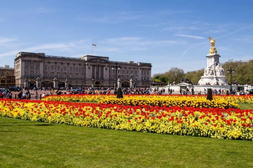 London: Buckingham Palace, Westminster Abbey & Big Ben Tour - Image 16