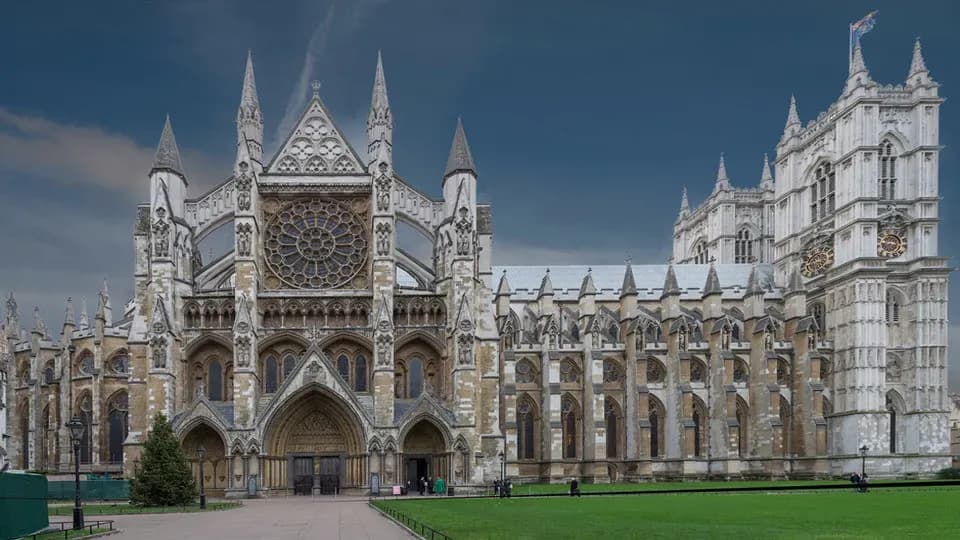 London Tour with Changing of the Guard & Westminster Abbey - Image 1